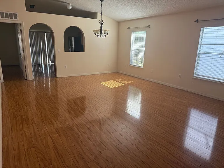 2065 Whispering Trails Blvd — Photo 9