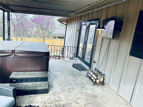 4th image of 33 Enfield Dr