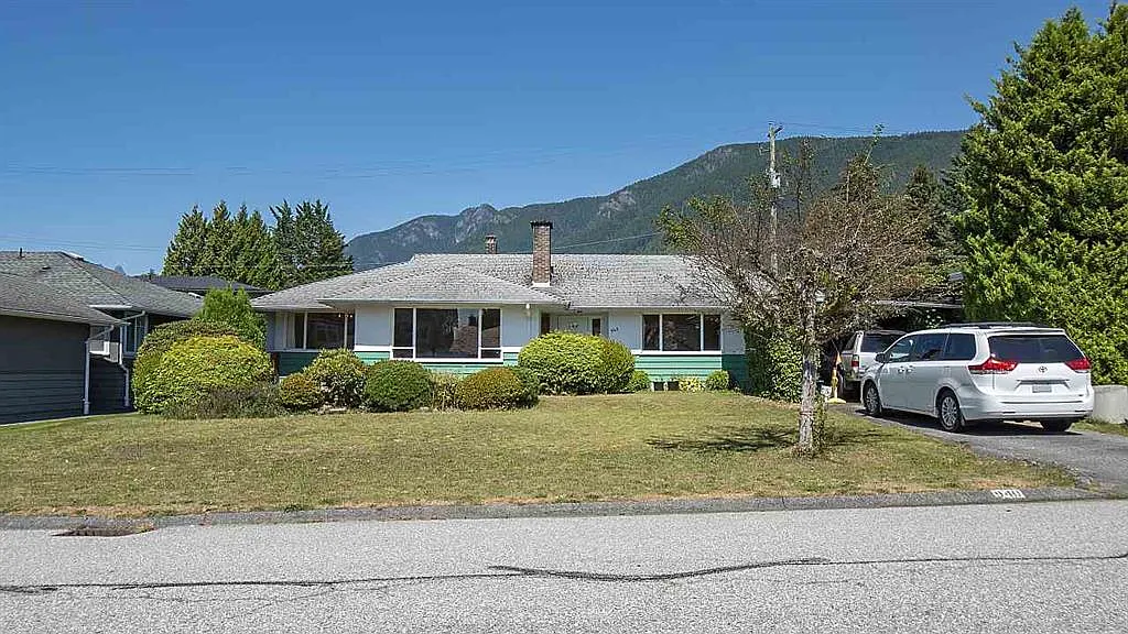 4 bed, 1827 sqft, $4,500 — Photo 1