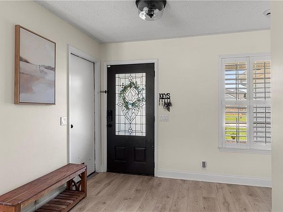 3rd image of 511 Arlington Dr