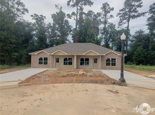 194 Village Oaks Blvd, Ponchatoula, LA 70454
