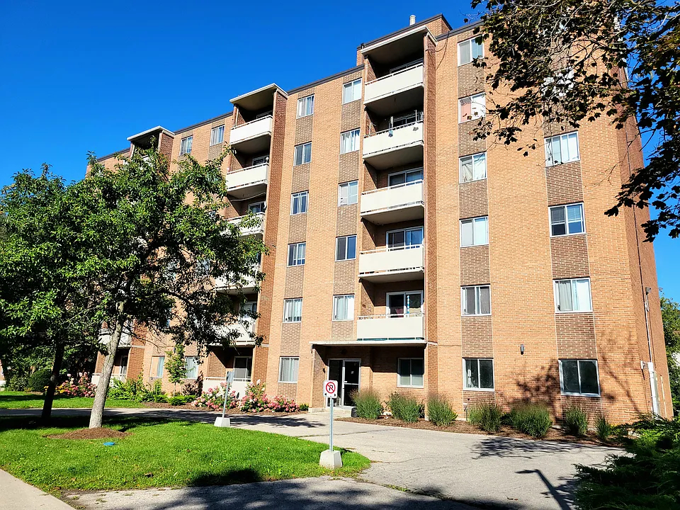 89 Raymond St