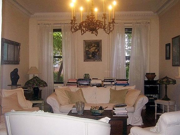 4th image of 358 W 20th St