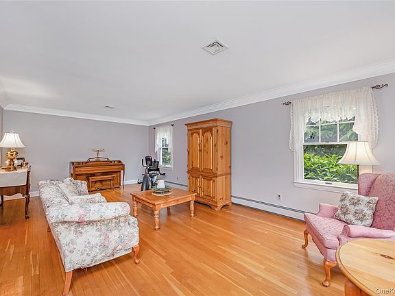3rd image of 348 Middle Road