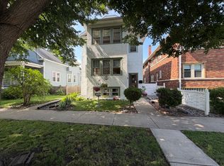 9002 Sheridan Ave, Brookfield, IL 60513