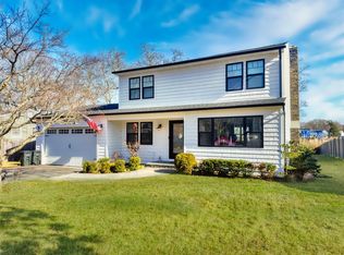 49 Hewitt Blvd, Center Moriches, NY