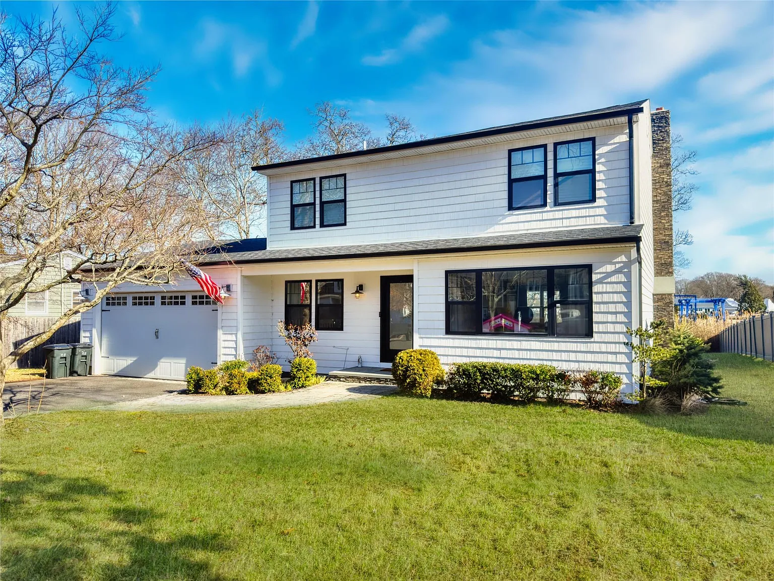 49 Hewitt Boulevard photo 1