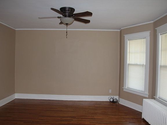 3rd image of 53 Hollywood Ave #2