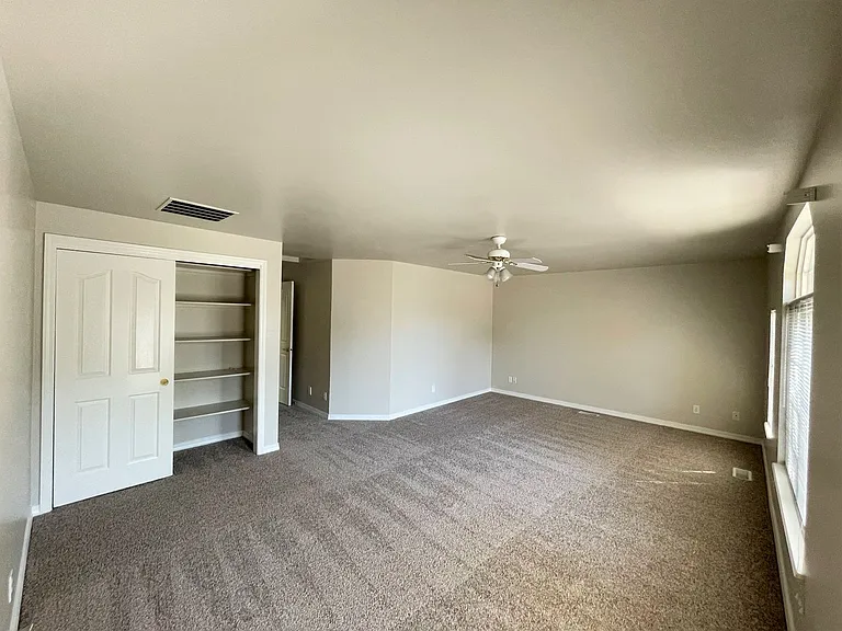 378 S Winthrop Way — Photo 34
