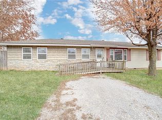 926 W Walnut Ave, Springdale, AR 72764