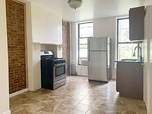 Rented by Bedford Realty USA Corp | media 2