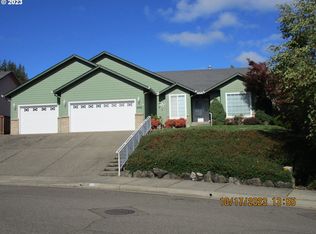 2320 NW Chambers Dr, Roseburg, OR 97471