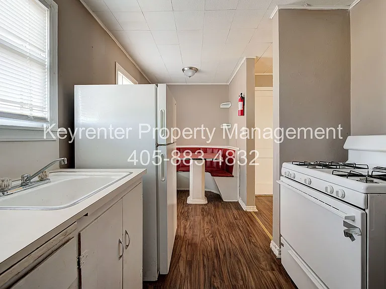 SW 27th St Complex — Photo 14