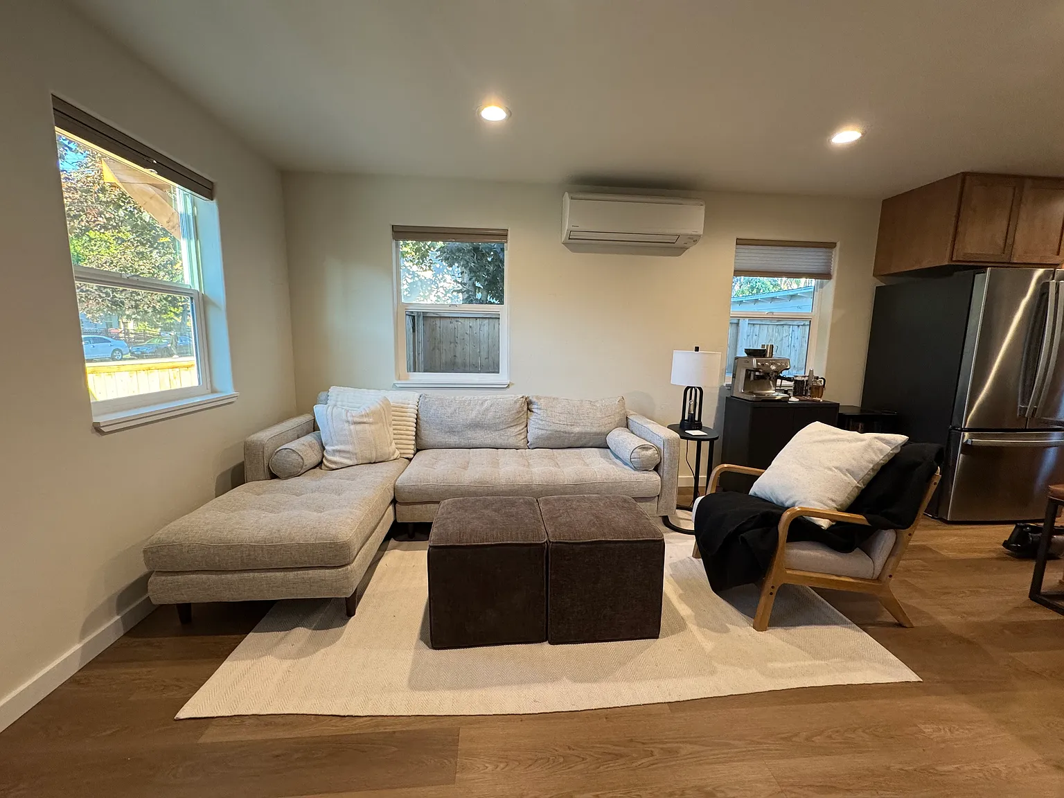 2 bed, 1.5 bath, 900 sqft, $2,400 — Photo 3