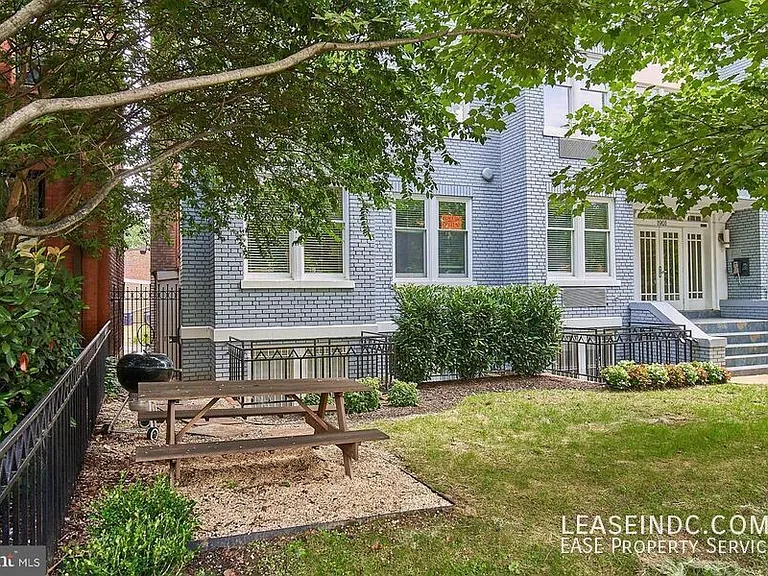 1901 16th St NW #204 — Photo 14
