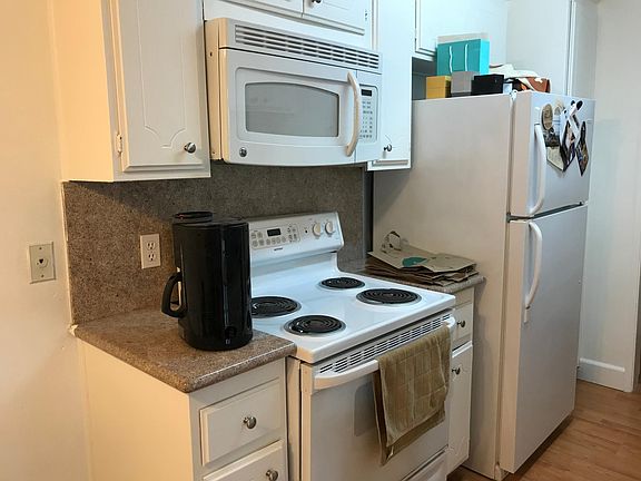 5th image of 11744 Darlington Ave APT 203