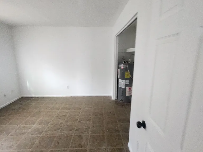 2302 E Broadway Rd — Photo 18