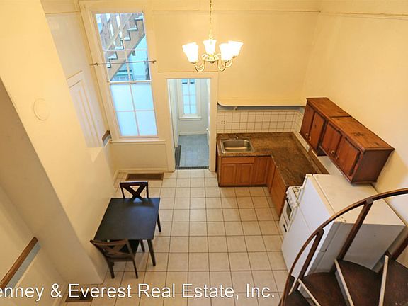 3rd image of 1429 Castro St