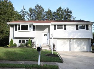 10 Brixton Pl, Neptune, NJ 07753