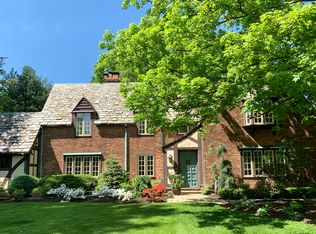 19915 S Park Blvd, Shaker Heights, OH 44122