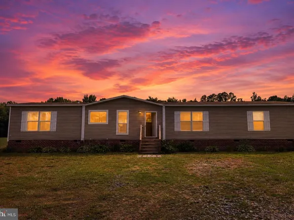 353 Plunk Town Rd, Montross, VA 22520