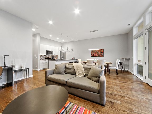 5th image of 1542 W North Ave Unit 4