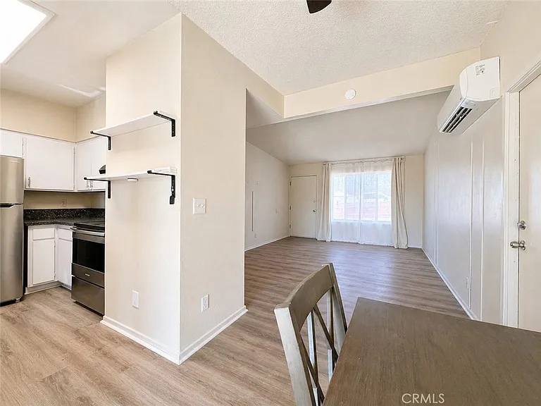 6848 Quail Spring Ave — Photo 4