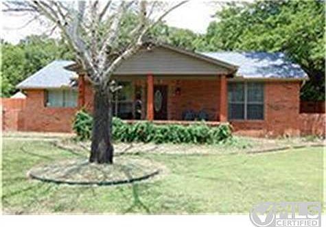 1st image of 240 Oakwood Cir