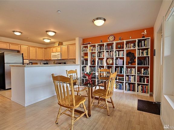 4th image of 1957 23rd Pl NE Unit 102