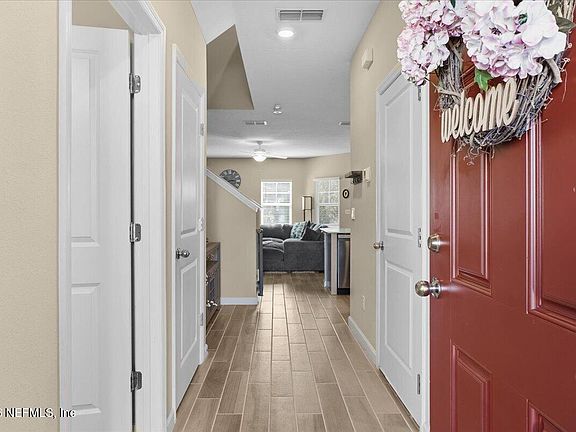 3rd image of 185 APPLETON Court