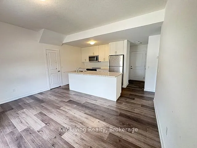 217 Burke St — Photo 4