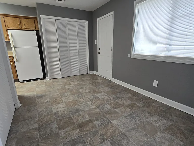 1703 S Lincoln St — Photo 3