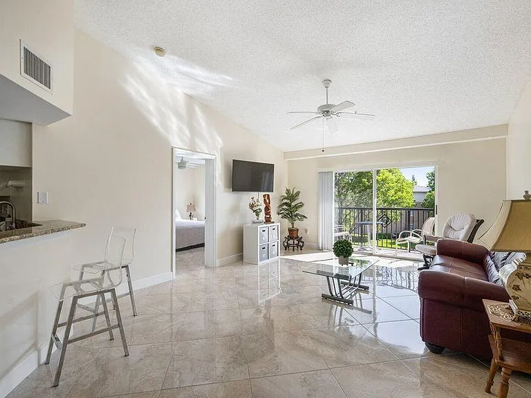1100 Crestwood Ct S #1110 — Photo 4
