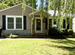 1441 S Roanoke Ave, Springfield, MO 65807