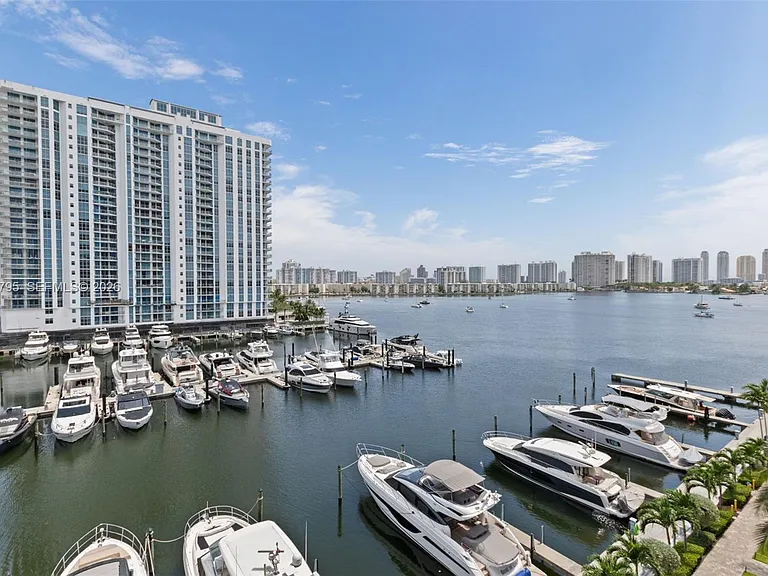 17111 Biscayne Blvd #603 — Photo 24
