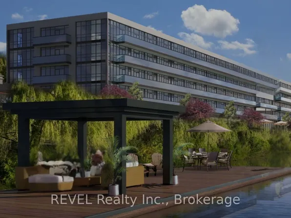 350 Prince Charles Dr N #125, Welland, ON L3C 2E4