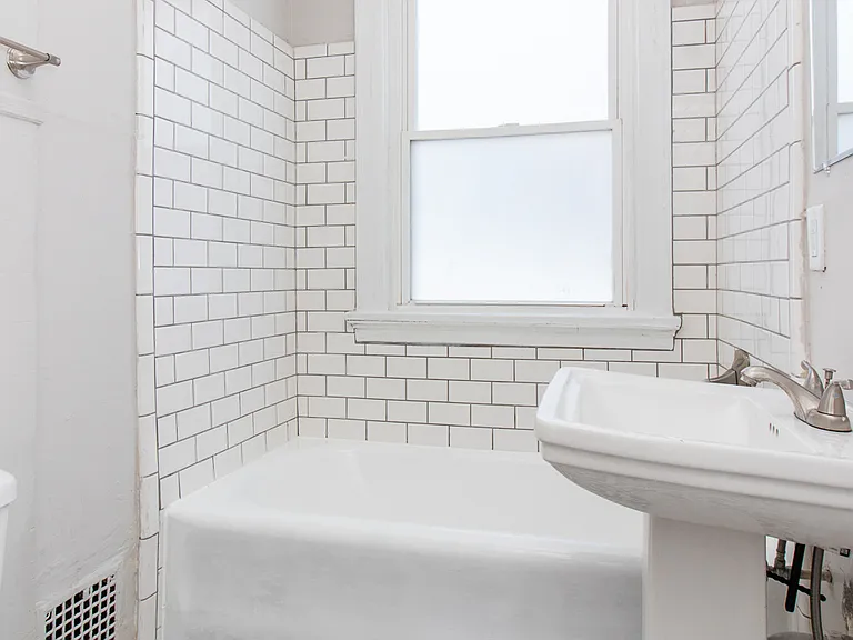 926 Mount Hope Ave #2 — Photo 13