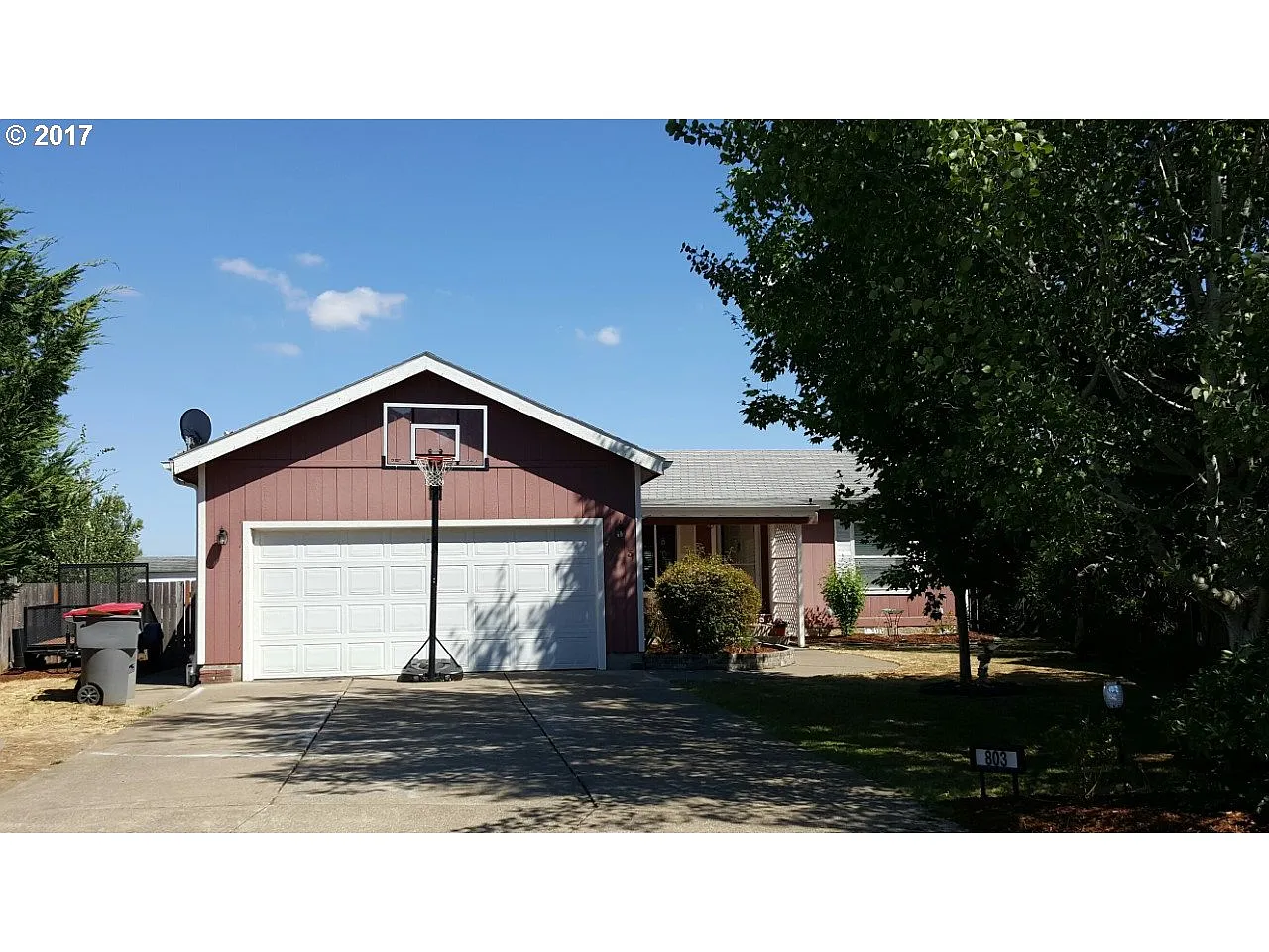 803 SE Excel Ct photo 1