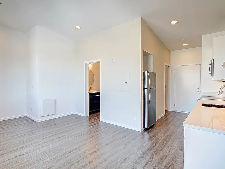 1410 Apartments — Photo 5