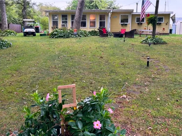 154 Lake Warren Dr, Monmouth, IL 61462