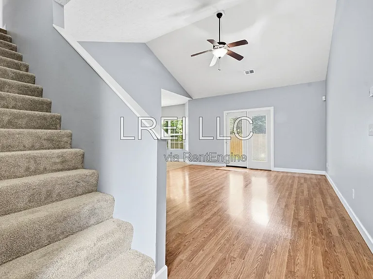 116 Ashton Walk — Photo 2