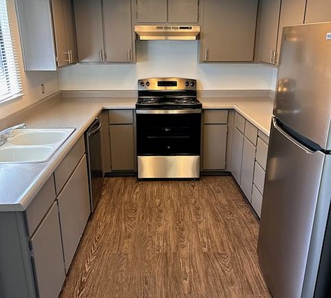 1-Bed / 1-Bath Kitchen.