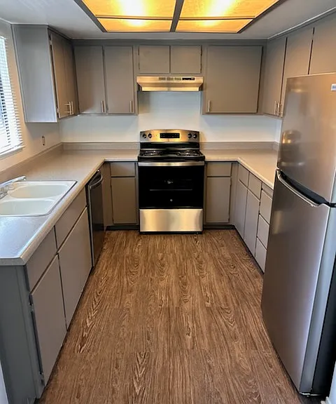 1-Bed / 1-Bath Kitchen.