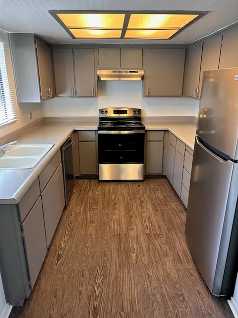 1-Bed / 1-Bath Kitchen.