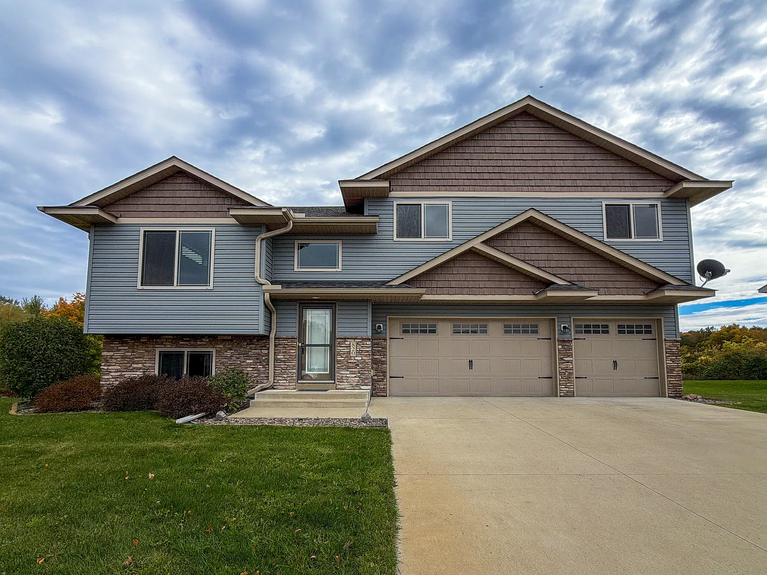 820 Cole Avenue - 1 — Photo 1