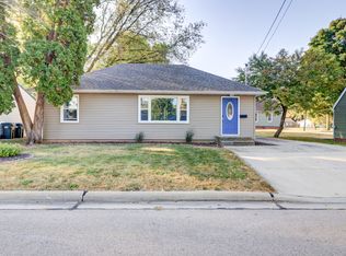 1013 W 8th St, Sterling, IL 61081