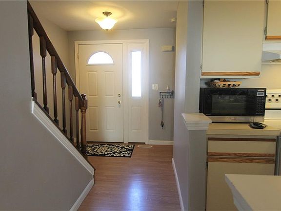 5th image of 119 Softwind Cir