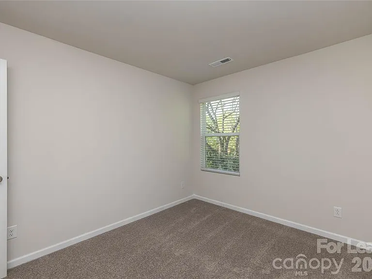 1419 Amhurst St — Photo 39