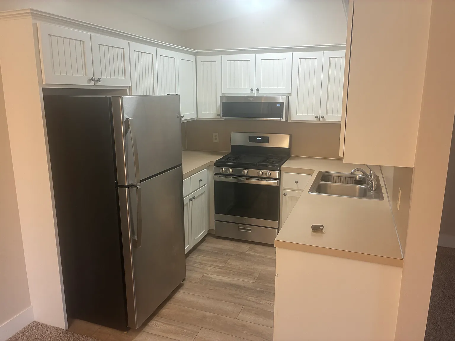 2 bed, 1000 sqft, $1,650 — Photo 3