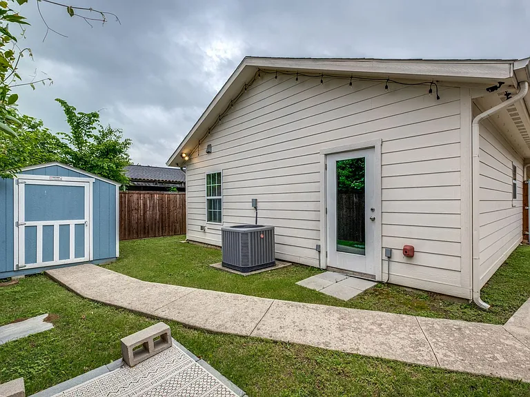 2727 Choice St — Photo 14